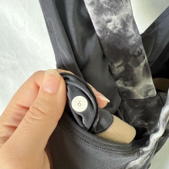 Lululemon Push Ur Limits Tank Coal/Black Roses sz 6 - Picture 6 of 7